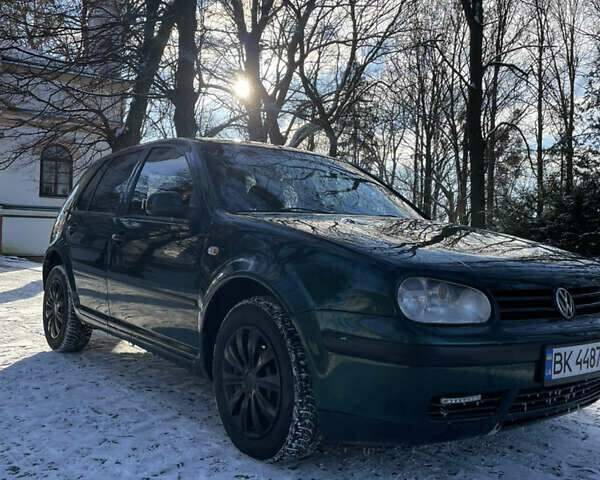 Зеленый Фольксваген Гольф, объемом двигателя 1.6 л и пробегом 343 тыс. км за 3600 $, фото 17 на Automoto.ua