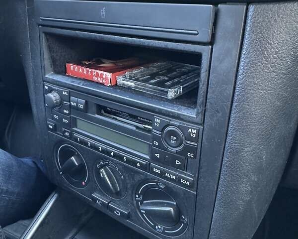 Зеленый Фольксваген Гольф, объемом двигателя 1.4 л и пробегом 240 тыс. км за 4250 $, фото 16 на Automoto.ua