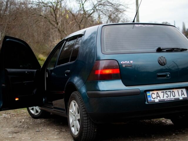 Зеленый Фольксваген Гольф, объемом двигателя 2 л и пробегом 250 тыс. км за 3950 $, фото 3 на Automoto.ua