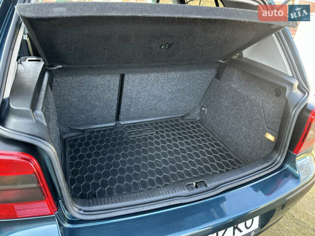 Зеленый Фольксваген Гольф, объемом двигателя 1.6 л и пробегом 204 тыс. км за 4800 $, фото 13 на Automoto.ua