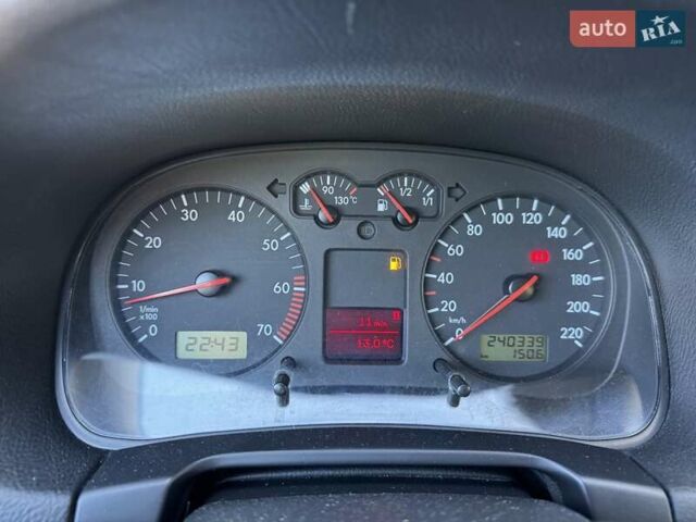 Зеленый Фольксваген Гольф, объемом двигателя 1.4 л и пробегом 240 тыс. км за 4250 $, фото 10 на Automoto.ua