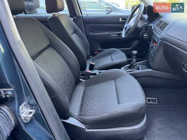 Зеленый Фольксваген Гольф, объемом двигателя 1.4 л и пробегом 240 тыс. км за 4250 $, фото 14 на Automoto.ua