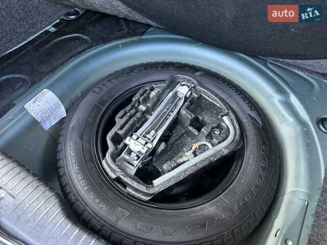 Зеленый Фольксваген Гольф, объемом двигателя 1.6 л и пробегом 204 тыс. км за 4800 $, фото 14 на Automoto.ua