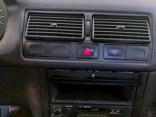 Зеленый Фольксваген Гольф, объемом двигателя 1.9 л и пробегом 310 тыс. км за 3100 $, фото 4 на Automoto.ua