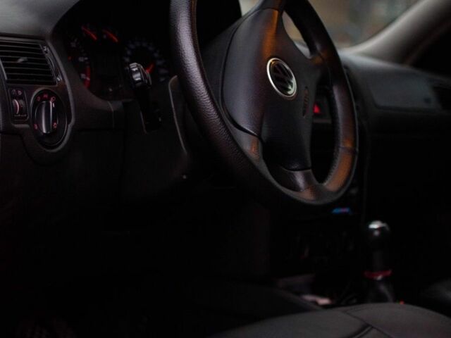 Зеленый Фольксваген Гольф, объемом двигателя 2 л и пробегом 250 тыс. км за 3950 $, фото 6 на Automoto.ua