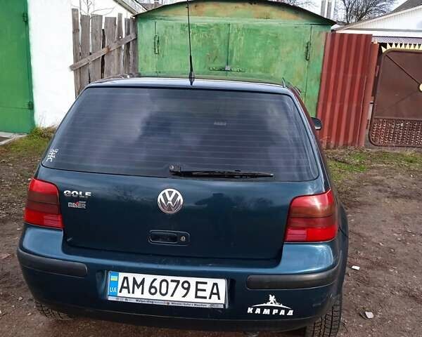Зелений Фольксваген Гольф, об'ємом двигуна 1.4 л та пробігом 217 тис. км за 4500 $, фото 1 на Automoto.ua