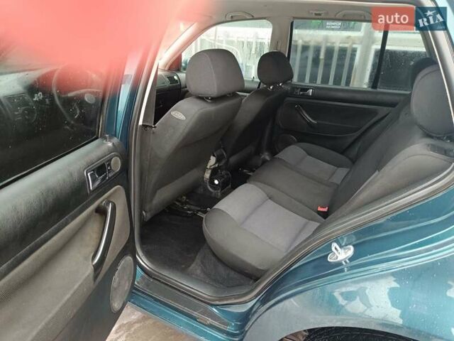 Зеленый Фольксваген Гольф, объемом двигателя 1.9 л и пробегом 305 тыс. км за 3999 $, фото 10 на Automoto.ua