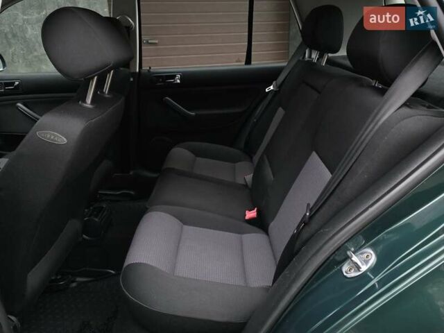 Зеленый Фольксваген Гольф, объемом двигателя 1.4 л и пробегом 150 тыс. км за 4050 $, фото 24 на Automoto.ua