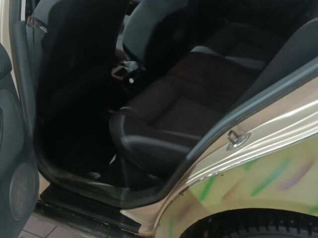 Зелений Фольксваген Гольф, об'ємом двигуна 1.4 л та пробігом 423 тис. км за 2366 $, фото 6 на Automoto.ua