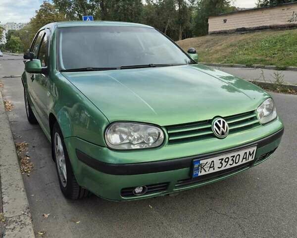 Зеленый Фольксваген Гольф, объемом двигателя 1.98 л и пробегом 315 тыс. км за 4600 $, фото 7 на Automoto.ua