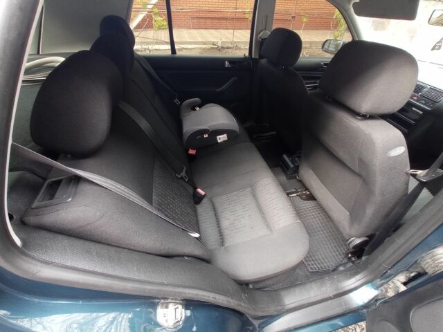 Зелений Фольксваген Гольф, об'ємом двигуна 1 л та пробігом 270 тис. км за 4000 $, фото 8 на Automoto.ua