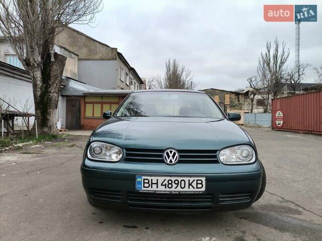 Зеленый Фольксваген Гольф, объемом двигателя 1.39 л и пробегом 210 тыс. км за 4600 $, фото 1 на Automoto.ua