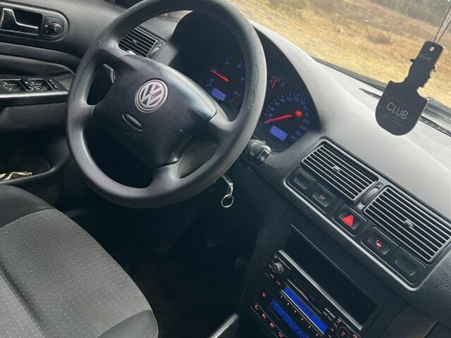 Зеленый Фольксваген Гольф, объемом двигателя 1.9 л и пробегом 290 тыс. км за 2199 $, фото 8 на Automoto.ua