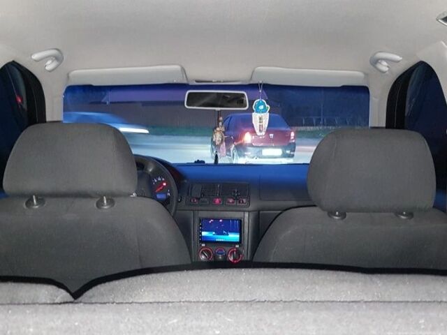 Зеленый Фольксваген Гольф, объемом двигателя 1.4 л и пробегом 160 тыс. км за 4200 $, фото 9 на Automoto.ua