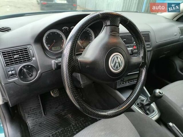 Зеленый Фольксваген Гольф, объемом двигателя 1.39 л и пробегом 210 тыс. км за 4600 $, фото 29 на Automoto.ua