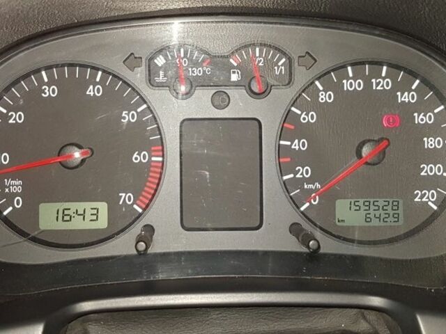 Зеленый Фольксваген Гольф, объемом двигателя 1.4 л и пробегом 160 тыс. км за 4200 $, фото 7 на Automoto.ua