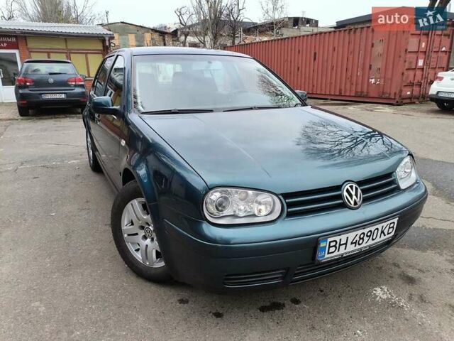 Зеленый Фольксваген Гольф, объемом двигателя 1.39 л и пробегом 210 тыс. км за 4600 $, фото 3 на Automoto.ua