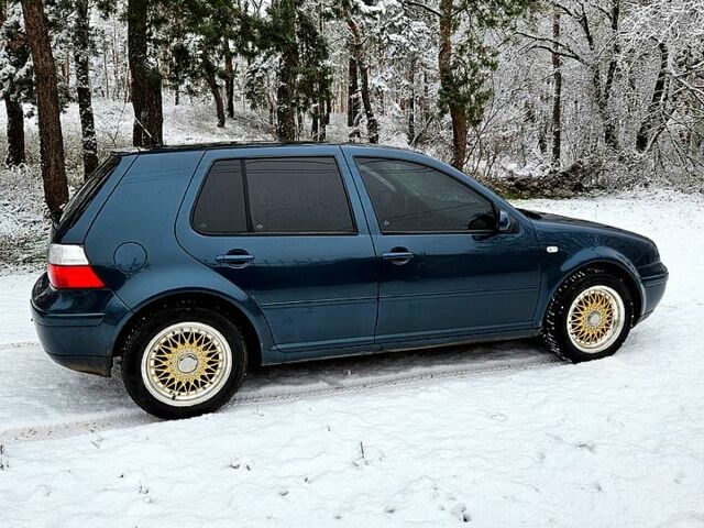 Зеленый Фольксваген Гольф, объемом двигателя 1.6 л и пробегом 220 тыс. км за 5000 $, фото 2 на Automoto.ua