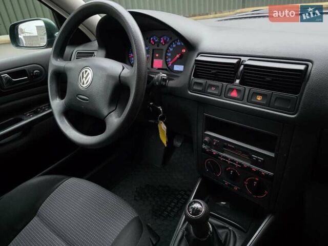 Зеленый Фольксваген Гольф, объемом двигателя 1.4 л и пробегом 150 тыс. км за 4050 $, фото 32 на Automoto.ua