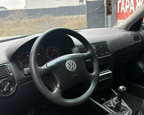 Зеленый Фольксваген Гольф, объемом двигателя 1.39 л и пробегом 248 тыс. км за 2999 $, фото 7 на Automoto.ua