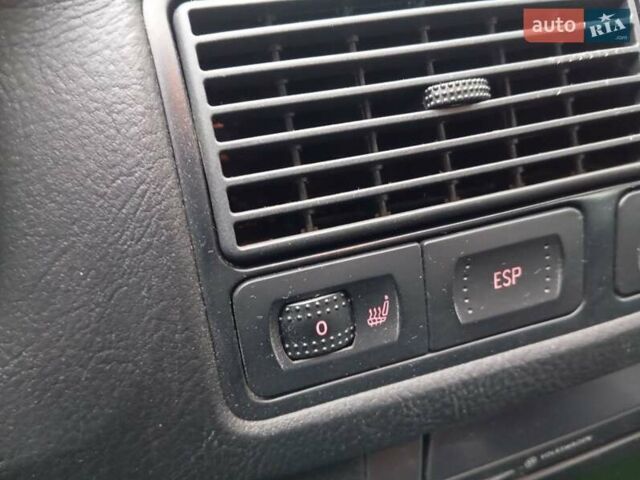 Зеленый Фольксваген Гольф, объемом двигателя 1.6 л и пробегом 250 тыс. км за 3500 $, фото 16 на Automoto.ua