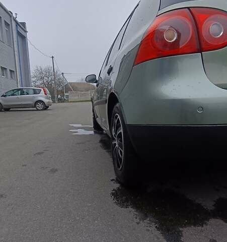 Зеленый Фольксваген Гольф, объемом двигателя 1.6 л и пробегом 232 тыс. км за 5700 $, фото 2 на Automoto.ua