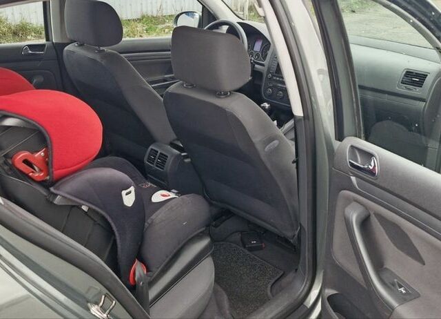 Зеленый Фольксваген Гольф, объемом двигателя 1.6 л и пробегом 197 тыс. км за 5700 $, фото 14 на Automoto.ua