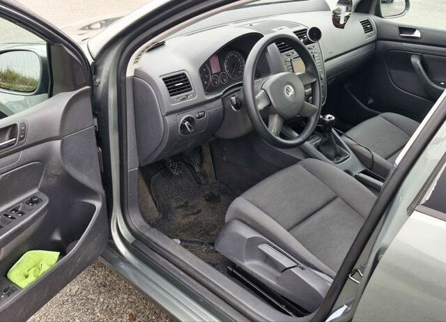 Зеленый Фольксваген Гольф, объемом двигателя 1.6 л и пробегом 197 тыс. км за 5700 $, фото 9 на Automoto.ua