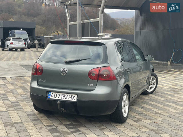 Зеленый Фольксваген Гольф, объемом двигателя 1.9 л и пробегом 304 тыс. км за 4450 $, фото 6 на Automoto.ua
