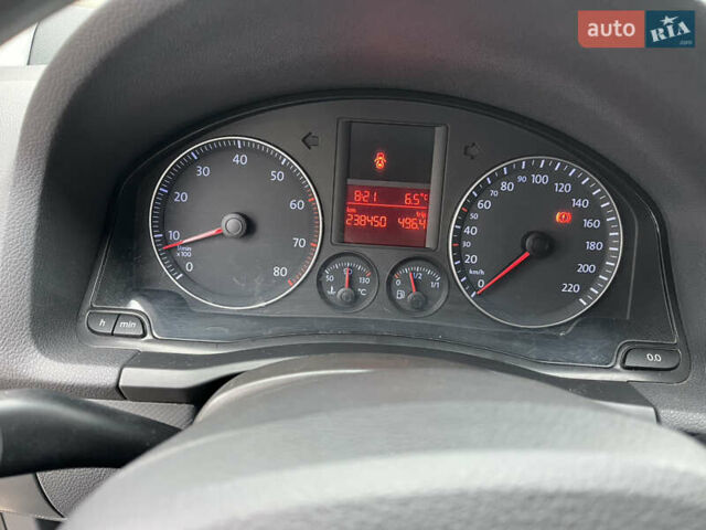 Фольксваген Гольф 2004 у Кропивницькому (Кіровограді) на Automoto.ua Зелений Фольксваген Гольф, об'ємом двигуна 1.4 л та пробігом 238 тис. км за 5999 $, фото 10 на Automoto.ua