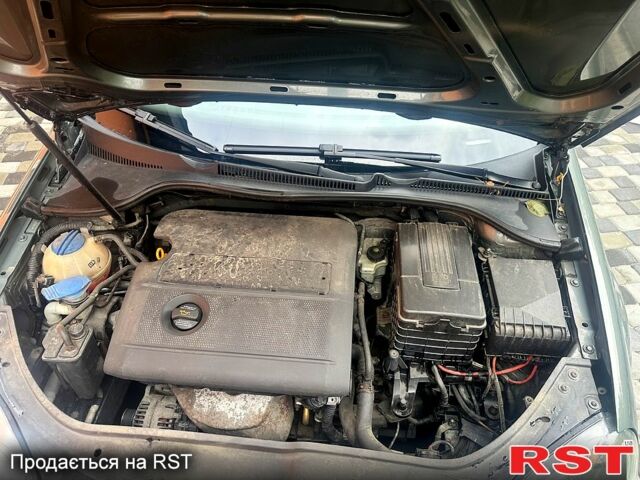 Зелений Фольксваген Гольф, об'ємом двигуна 1.4 л та пробігом 272 тис. км за 4000 $, фото 4 на Automoto.ua