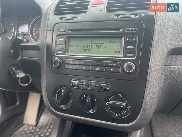 Зеленый Фольксваген Гольф, объемом двигателя 1.9 л и пробегом 304 тыс. км за 4450 $, фото 12 на Automoto.ua