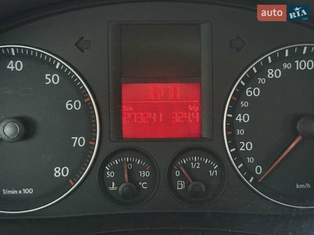 Зеленый Фольксваген Гольф, объемом двигателя 1.4 л и пробегом 274 тыс. км за 4700 $, фото 25 на Automoto.ua