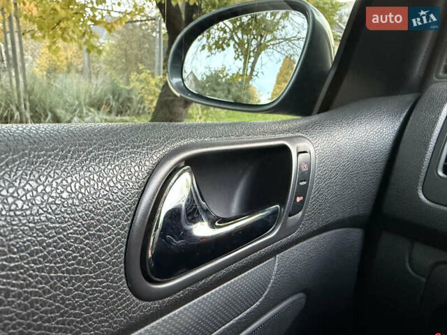 Зеленый Фольксваген Гольф, объемом двигателя 1.4 л и пробегом 274 тыс. км за 4700 $, фото 30 на Automoto.ua