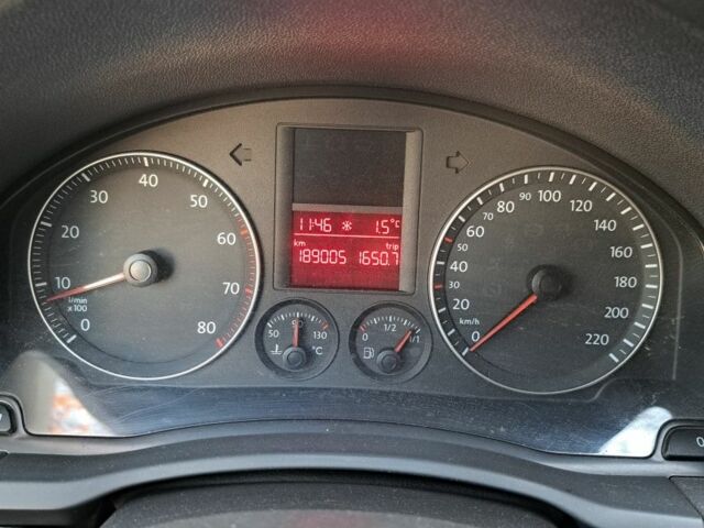 Зелений Фольксваген Гольф, об'ємом двигуна 1.4 л та пробігом 186 тис. км за 7331 $, фото 5 на Automoto.ua