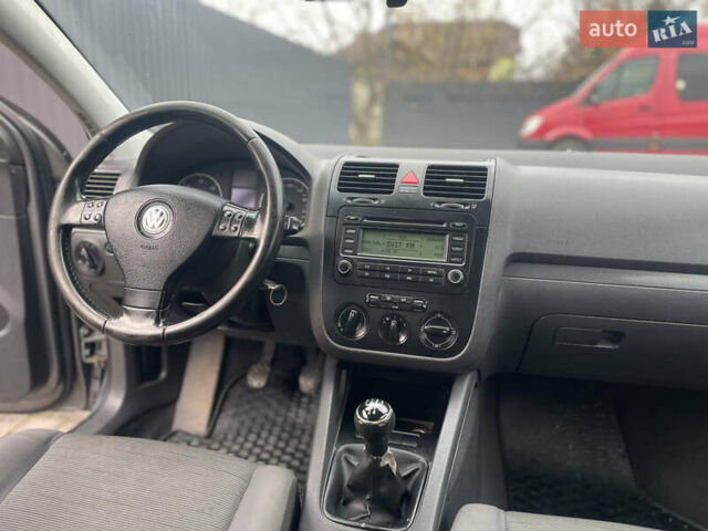 Зеленый Фольксваген Гольф, объемом двигателя 1.9 л и пробегом 304 тыс. км за 4450 $, фото 13 на Automoto.ua