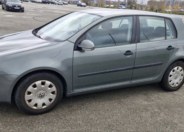 Зеленый Фольксваген Гольф, объемом двигателя 1.6 л и пробегом 197 тыс. км за 5700 $, фото 1 на Automoto.ua