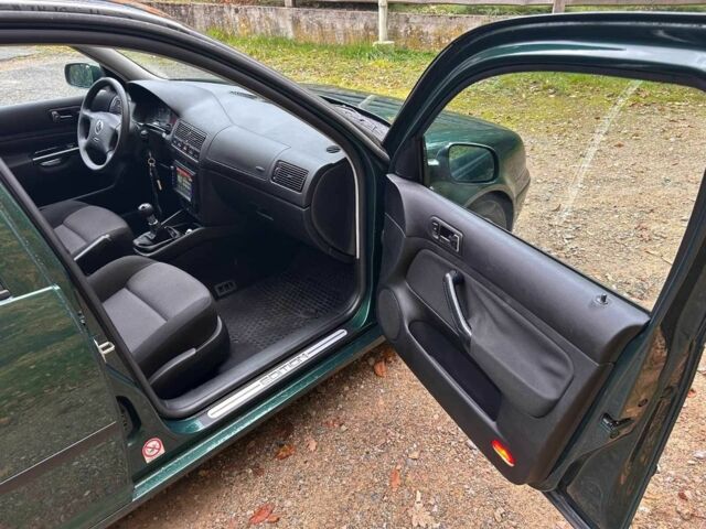 Зеленый Фольксваген Гольф, объемом двигателя 1.9 л и пробегом 196 тыс. км за 1329 $, фото 8 на Automoto.ua