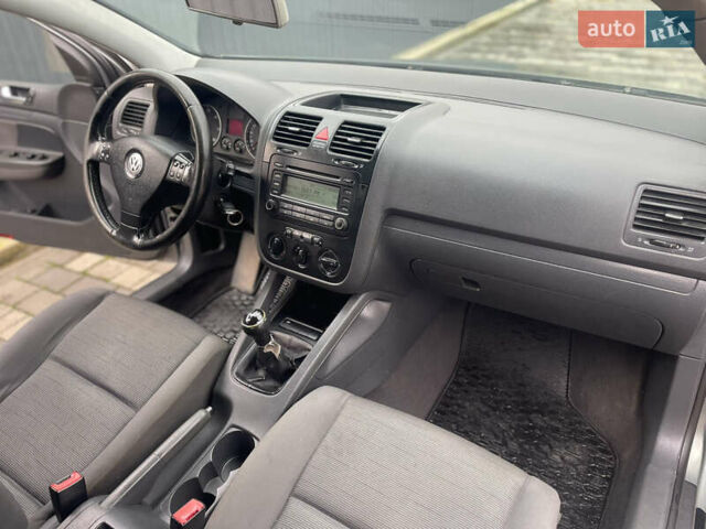 Зеленый Фольксваген Гольф, объемом двигателя 1.9 л и пробегом 304 тыс. км за 4450 $, фото 11 на Automoto.ua