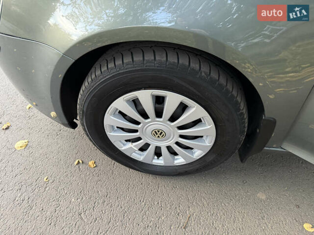 Зеленый Фольксваген Гольф, объемом двигателя 1.4 л и пробегом 274 тыс. км за 4700 $, фото 22 на Automoto.ua