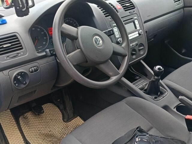 Зеленый Фольксваген Гольф, объемом двигателя 1.6 л и пробегом 232 тыс. км за 5700 $, фото 9 на Automoto.ua