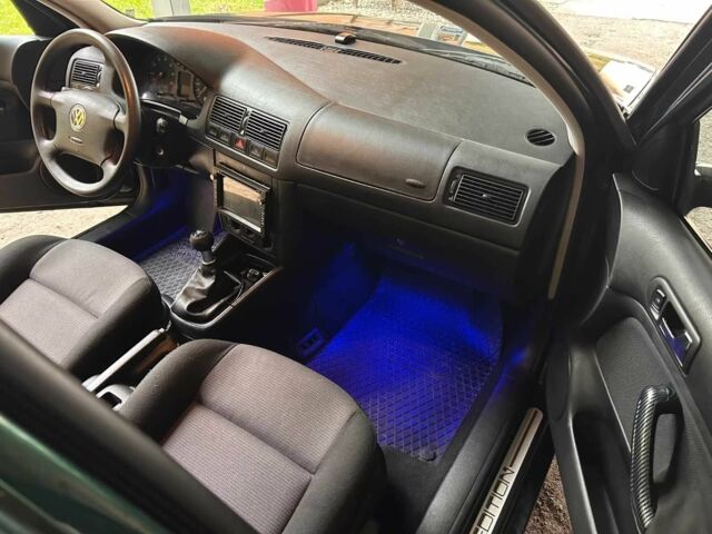 Зеленый Фольксваген Гольф, объемом двигателя 1.9 л и пробегом 196 тыс. км за 1331 $, фото 5 на Automoto.ua