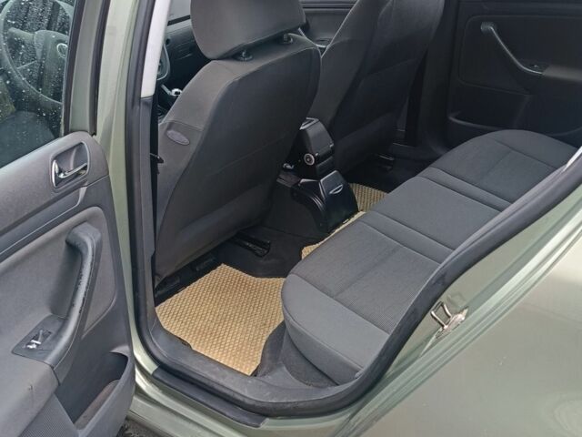 Зеленый Фольксваген Гольф, объемом двигателя 1.6 л и пробегом 232 тыс. км за 5700 $, фото 12 на Automoto.ua