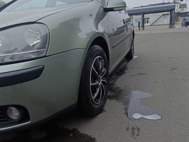 Зеленый Фольксваген Гольф, объемом двигателя 1.6 л и пробегом 232 тыс. км за 5700 $, фото 4 на Automoto.ua