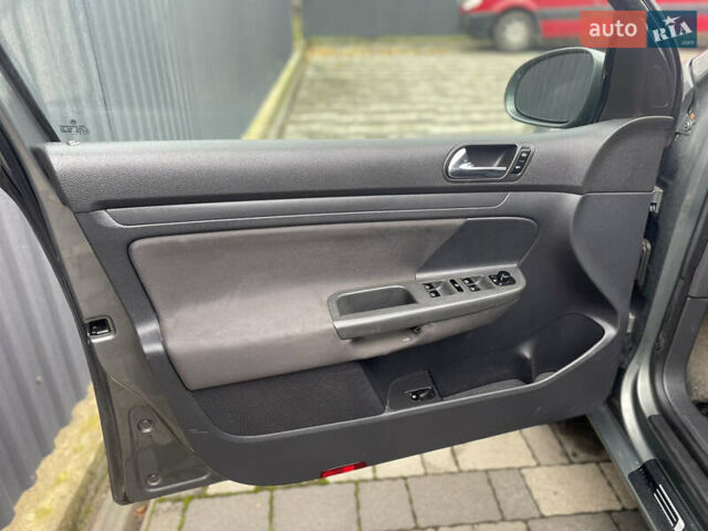 Зеленый Фольксваген Гольф, объемом двигателя 1.9 л и пробегом 304 тыс. км за 4450 $, фото 8 на Automoto.ua