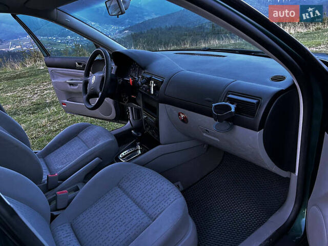 Зеленый Фольксваген Гольф, объемом двигателя 1.6 л и пробегом 170 тыс. км за 5800 $, фото 4 на Automoto.ua