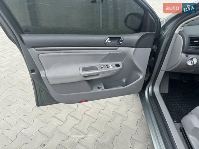 Зелений Фольксваген Гольф, об'ємом двигуна 1.39 л та пробігом 219 тис. км за 5200 $, фото 9 на Automoto.ua