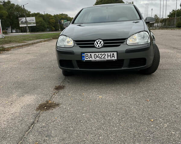 Фольксваген Гольф 2004 у Кропивницькому (Кіровограді) на Automoto.ua Зелений Фольксваген Гольф, об'ємом двигуна 1.4 л та пробігом 238 тис. км за 5999 $, фото 1 на Automoto.ua