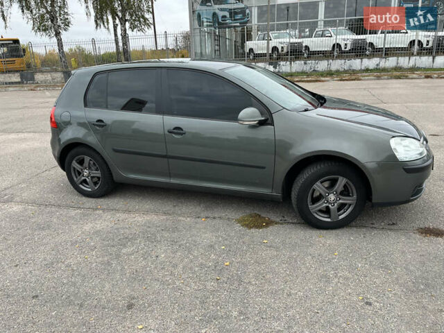 Фольксваген Гольф 2004 у Кропивницькому (Кіровограді) на Automoto.ua Зелений Фольксваген Гольф, об'ємом двигуна 1.4 л та пробігом 238 тис. км за 5999 $, фото 3 на Automoto.ua