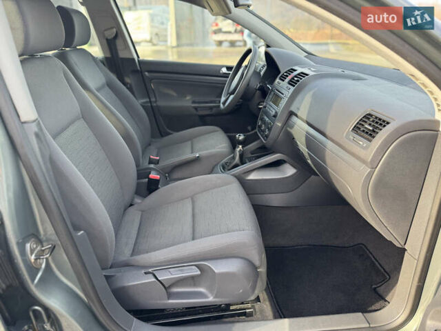 Зеленый Фольксваген Гольф, объемом двигателя 1.4 л и пробегом 222 тыс. км за 4990 $, фото 24 на Automoto.ua